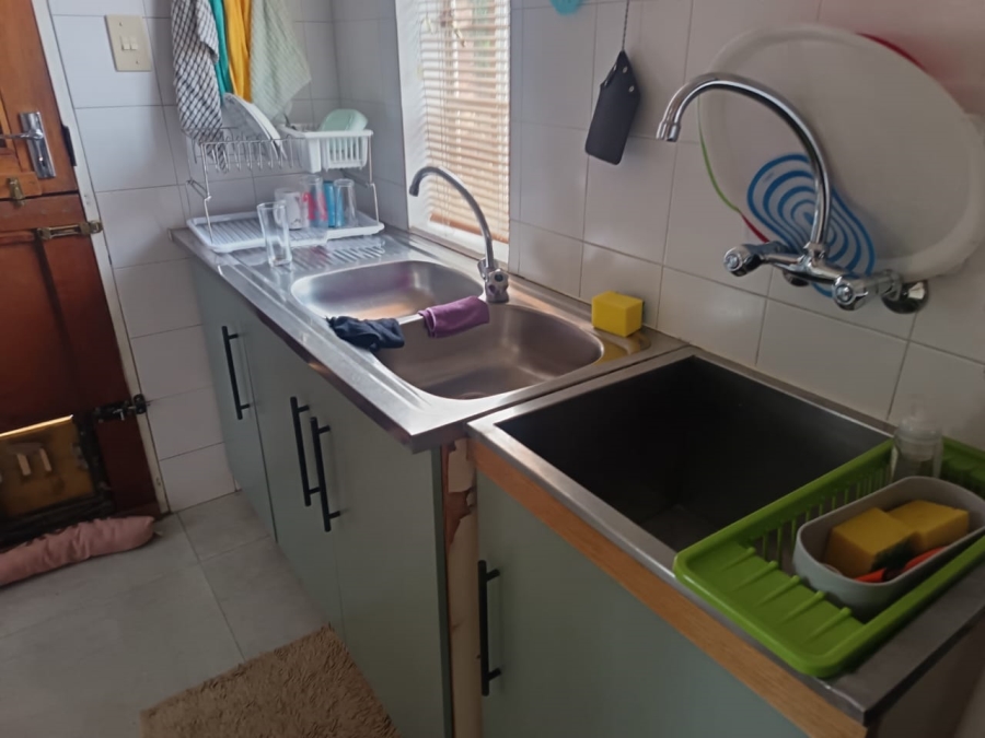 4 Bedroom Property for Sale in Roylglen Gardens Northern Cape